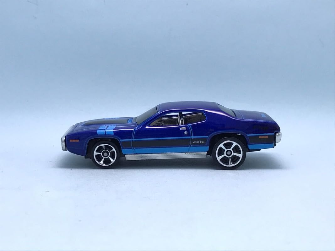 Hot Wheels 71 Plymouth GTX Muscle Mania Ages 3 and Up (Blue
